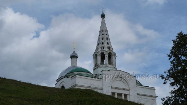 Троицкий_Собор-Успенская церковь-Церковь_Ильи_Пророка-Троицкая_церковь_P1030460.JPG